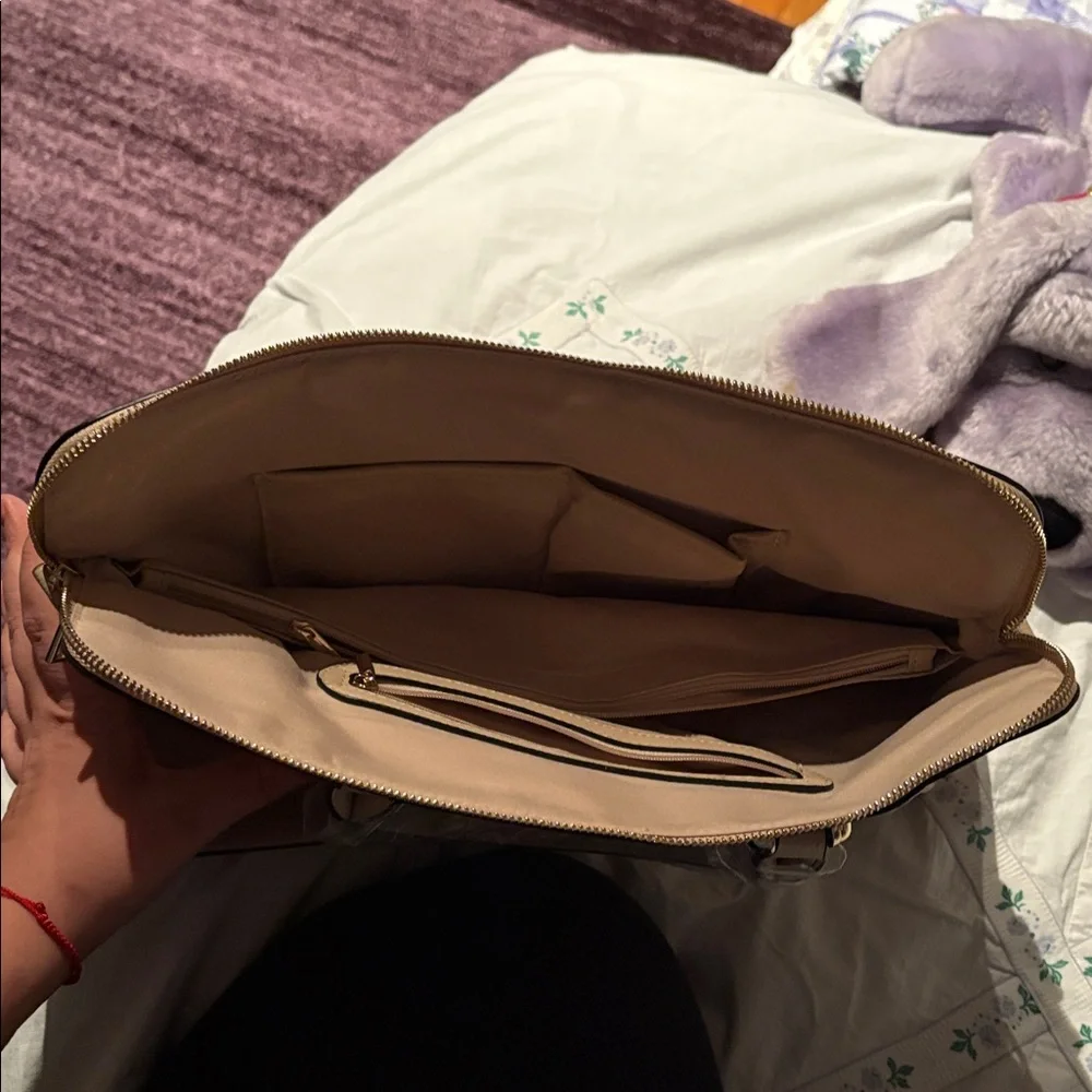 Brand new and never used Elegant Tan Handbag